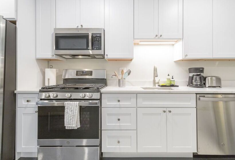 Апартаменты 1 Спальня, Wicker Park Inn
