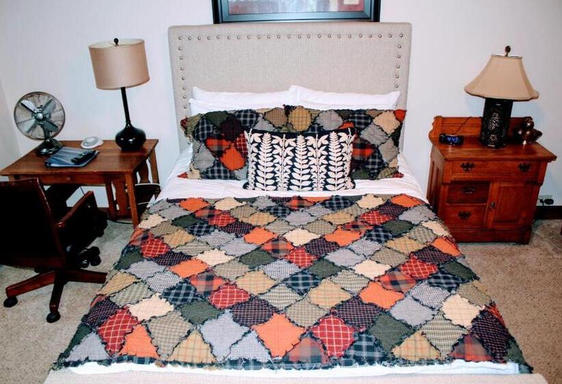 Номер Deluxe, Iowa House Historic Inn