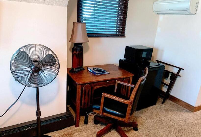 Номер Deluxe, Iowa House Historic Inn