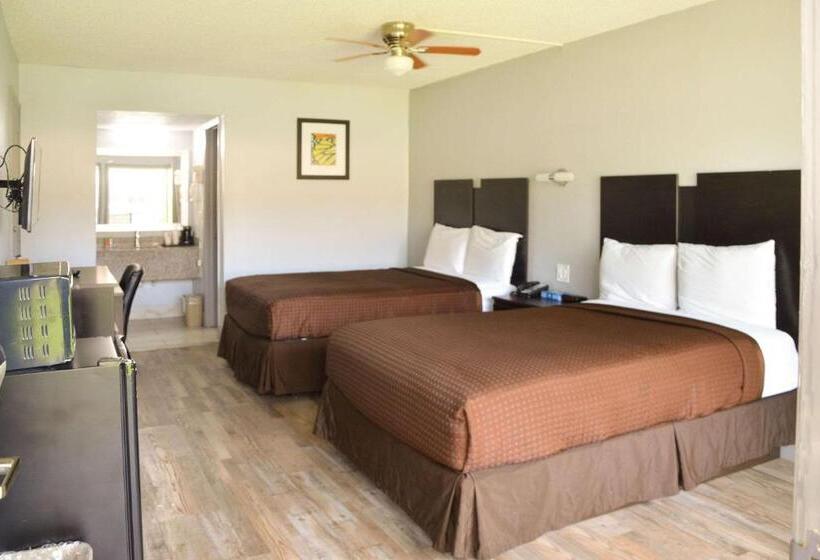 ２ダブルベッドのスタンダードルーム, Rodeway Inn Sun City Center