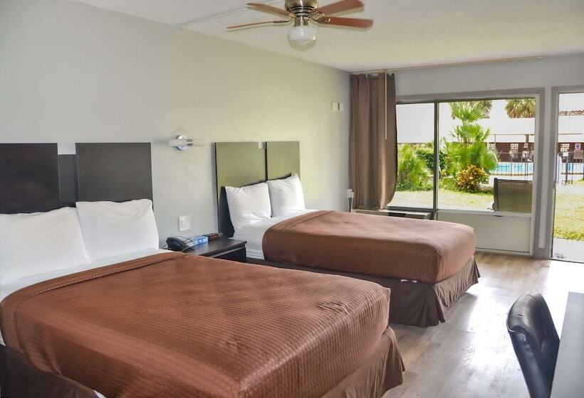 ２ダブルベッドのスタンダードルーム, Rodeway Inn Sun City Center