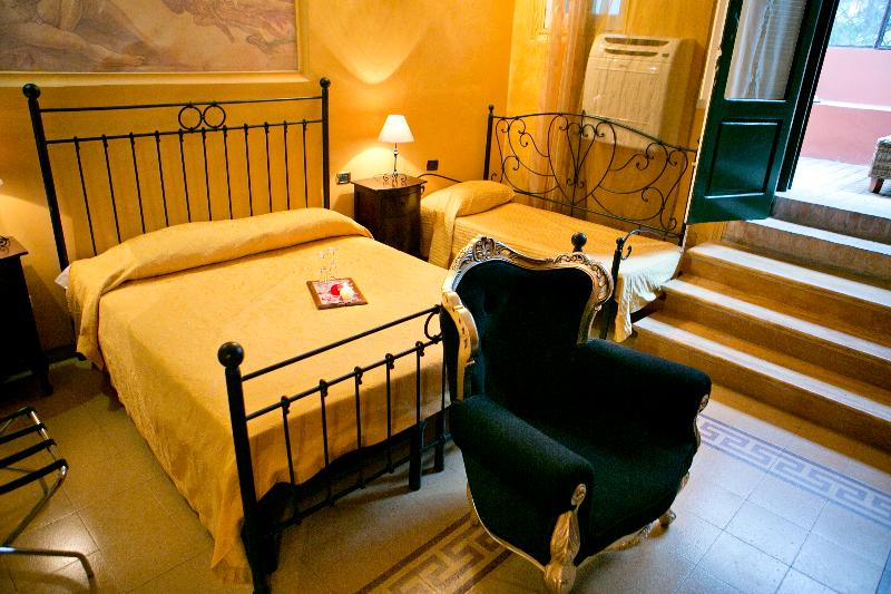 Номер Стандарт Трехместный, Villa Antica Tropea