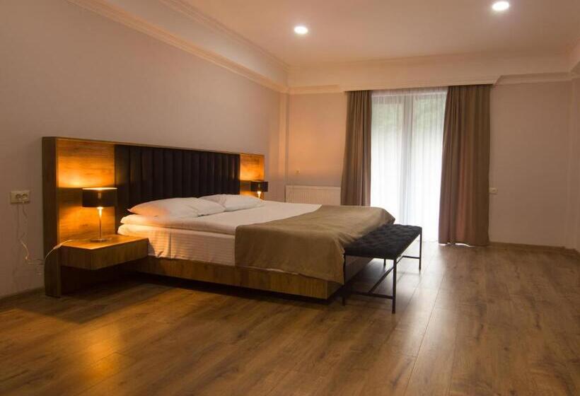 سوییت جونیور, Lileo Inn