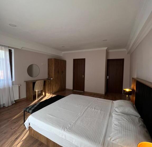 سوییت جونیور, Lileo Inn