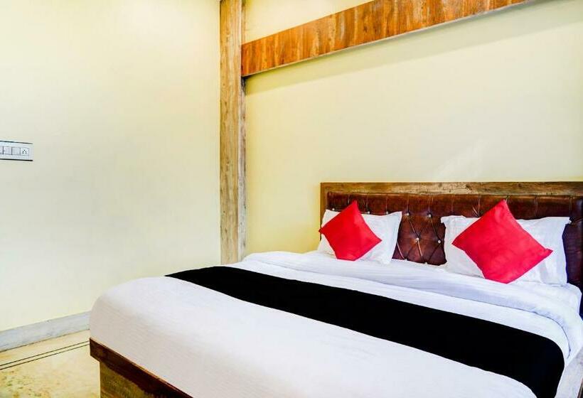 带景观的三人标准房间, Capital O 66972 Sangam Hotel And Resort