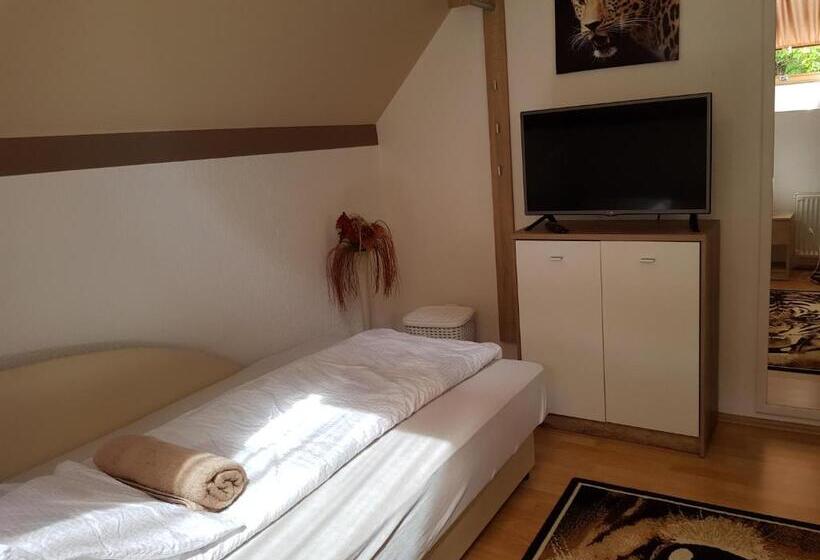 Habitación Estándar Individual, Berg Szállás