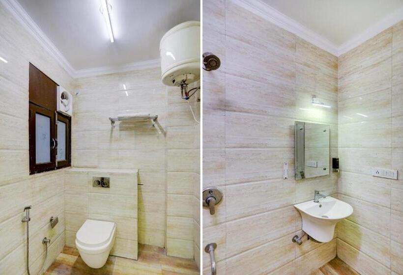 Трехместный Номер Классика, Townhouse Hotel Rivasa Regency