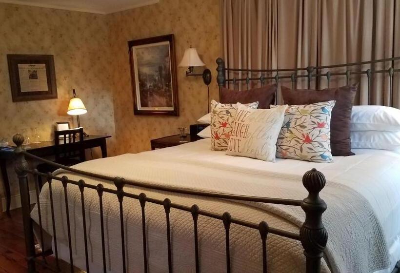 Номер Deluxe Кровать Кинг, Hummingbird Inn
