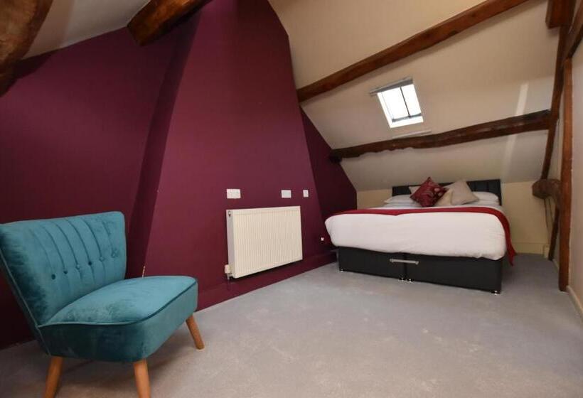 اتاق لوکس چهار تخته, The Halford Bridge Inn