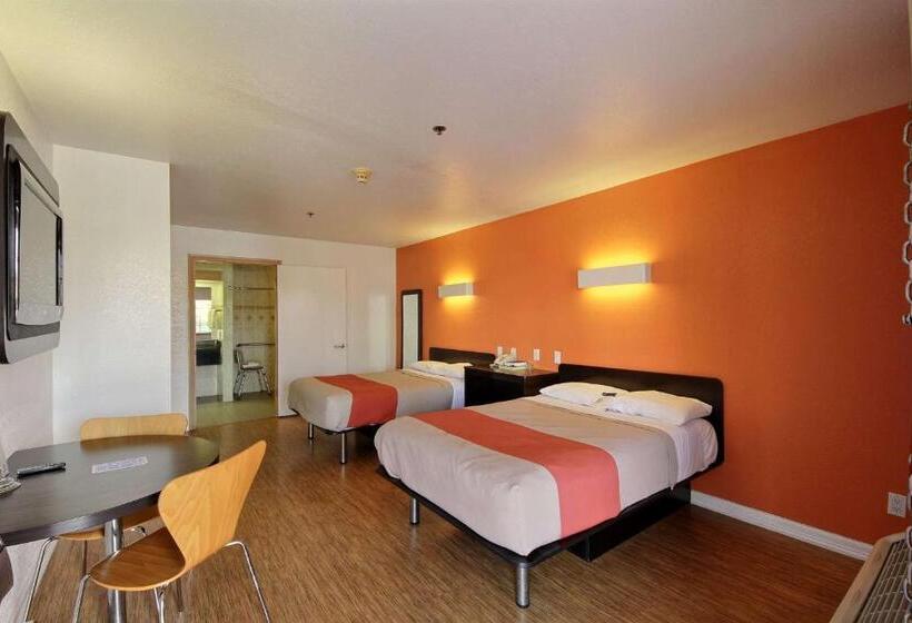 Номер Стандарт, Motel 6edinburg, Tx