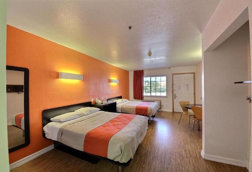 Номер Стандарт, Motel 6edinburg, Tx