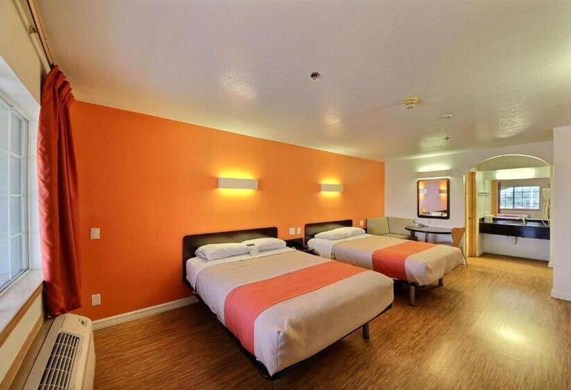 Четырехместный Номер Стандарт, Motel 6edinburg, Tx
