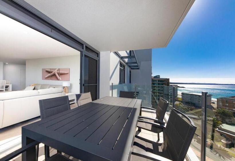 2 Bedroom Apartment with Views, Sevan Apartments Forster