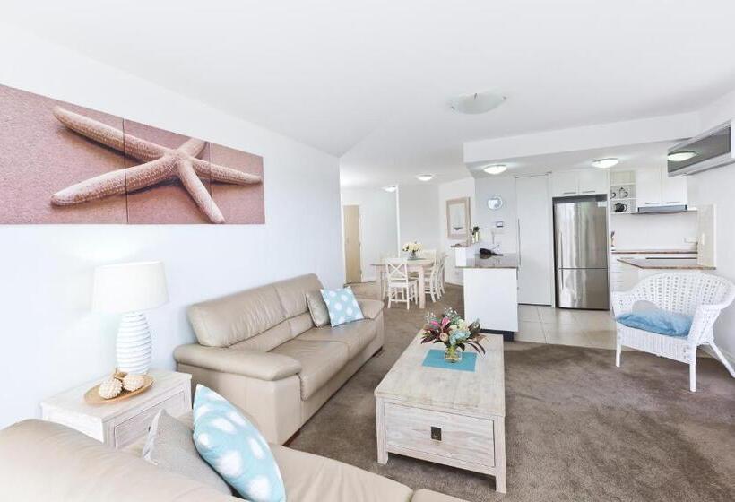Superior 3-bedroom flat with a view, Sevan Apartments Forster