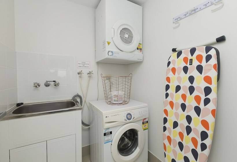 침실 3개 아파트, Sevan Apartments Forster