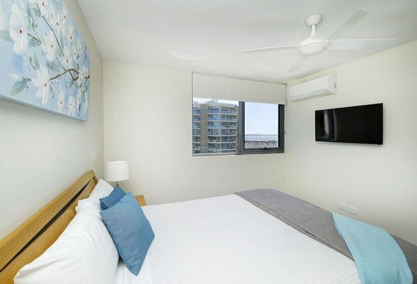 2 Bedroom Apartment with Views, Sevan Apartments Forster