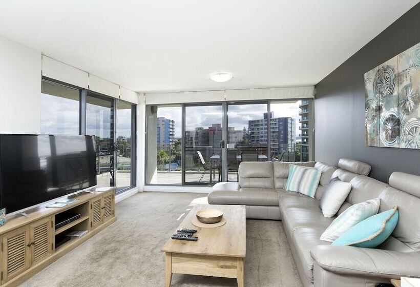 2 Bedroom Apartment with Views, Sevan Apartments Forster
