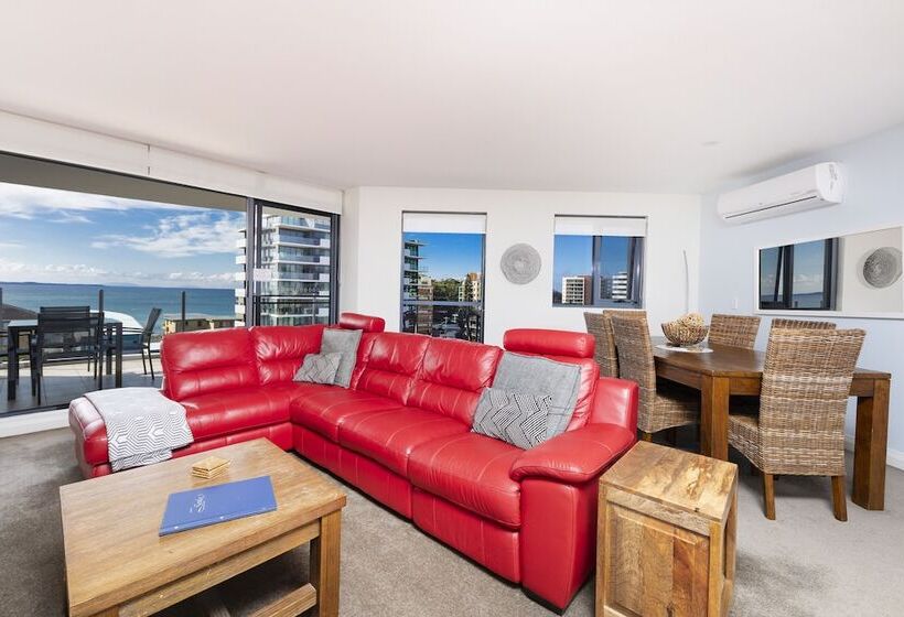 2 Bedroom Apartment with Views, Sevan Apartments Forster