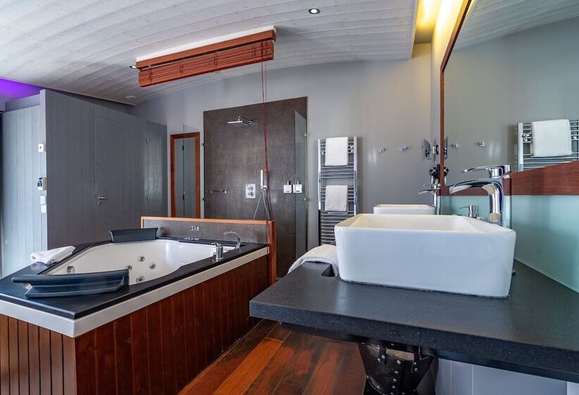 디럭스 스위트, Elegance Suites