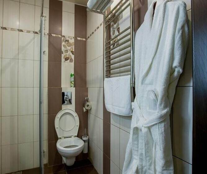 Номер Стандарт, Shine House
