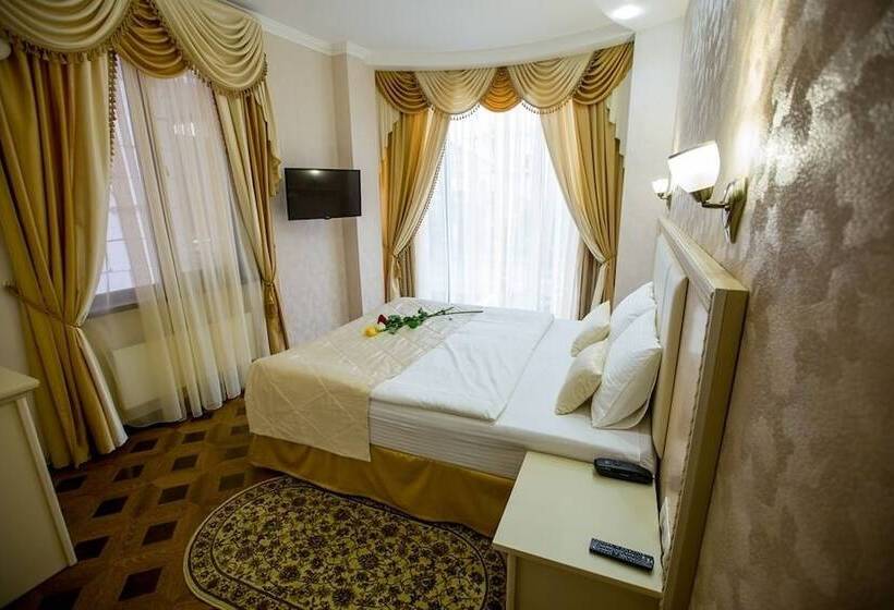 Люкс, Shine House