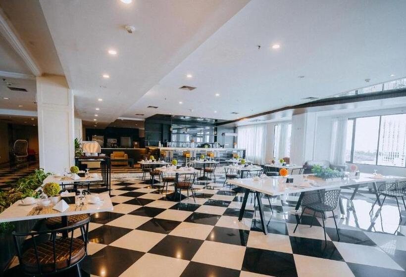 اتاق دلوکس با تخت کینگ و چشم‌انداز شهر, King S Hotel Nagoya Batam