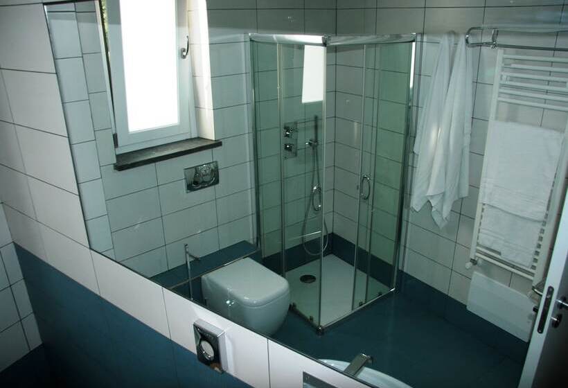 اتاق خانوادگی, Mareneve Resort
