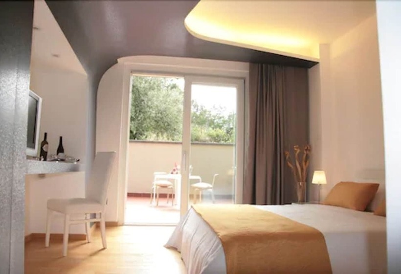 اتاق خانوادگی, Mareneve Resort