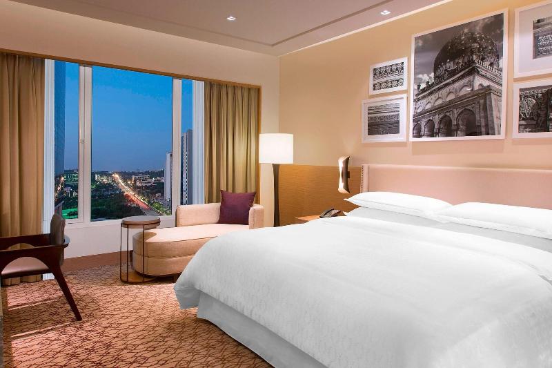 带双人大床的行政管理套房, Sheraton Hyderabad