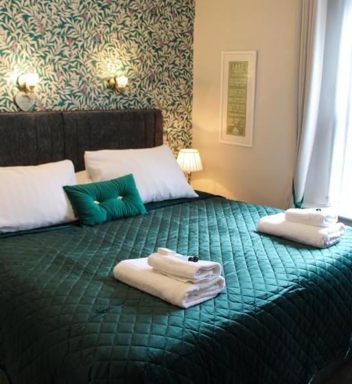 اتاق استاندارد, Cambridge House Room Only Accommodation For Adults