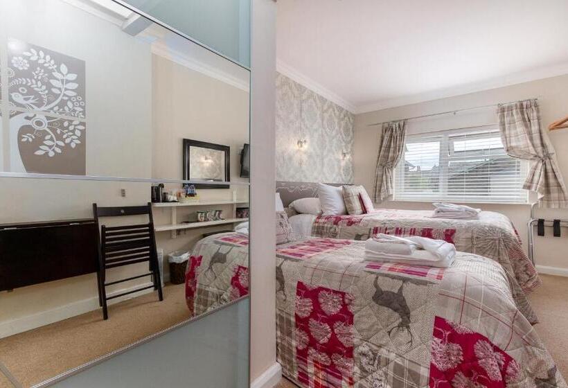 اتاق استاندارد سه نفره, Cambridge House Room Only Accommodation For Adults