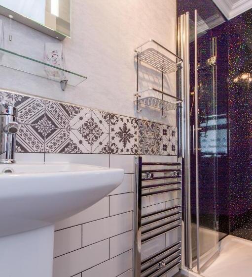 اتاق استاندارد سه نفره, Cambridge House Room Only Accommodation For Adults