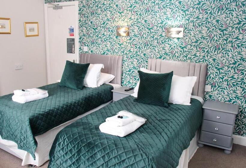 اتاق کلاسیک سه تخته, Cambridge House Room Only Accommodation For Adults
