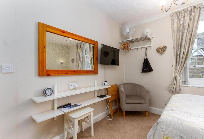 اتاق اکونومی, Cambridge House Room Only Accommodation For Adults