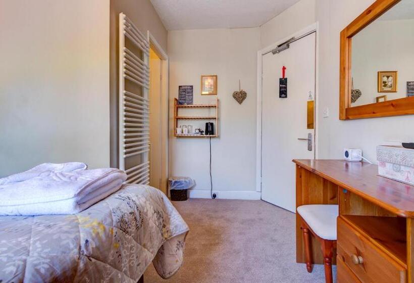 اتاق اکونومی, Cambridge House Room Only Accommodation For Adults