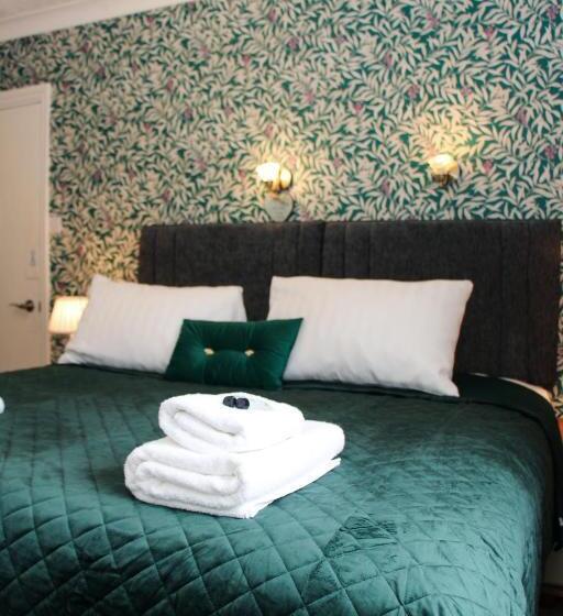 اتاق استاندارد, Cambridge House Room Only Accommodation For Adults