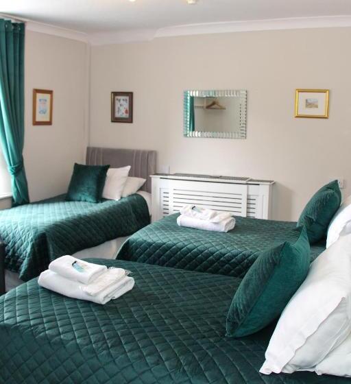اتاق استاندارد سه نفره, Cambridge House Room Only Accommodation For Adults