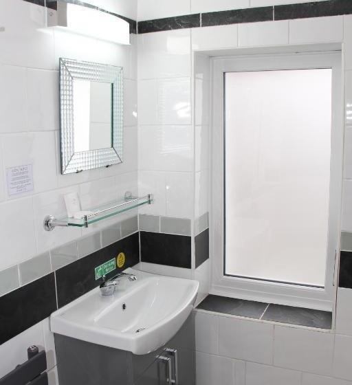 اتاق کلاسیک سه تخته, Cambridge House Room Only Accommodation For Adults