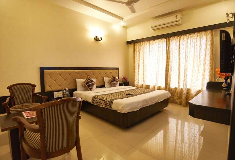 Номер Deluxe, Ganpati Palace Shirdi Newly Renovated
