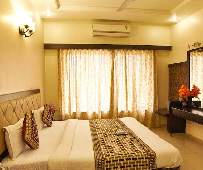 Номер Deluxe, Ganpati Palace Shirdi Newly Renovated