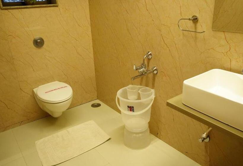 Номер Deluxe, Ganpati Palace Shirdi Newly Renovated