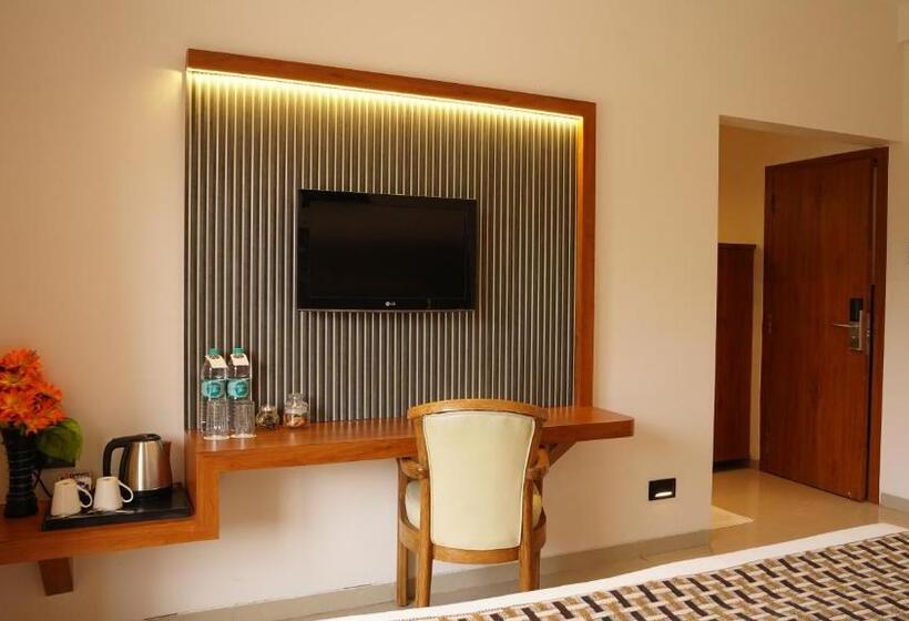 Номер Deluxe, Ganpati Palace Shirdi Newly Renovated