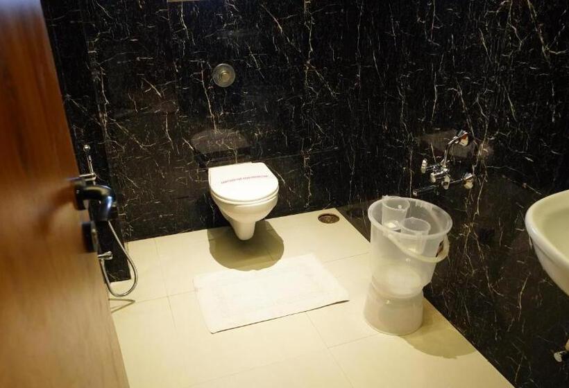 Номер Deluxe, Ganpati Palace Shirdi Newly Renovated