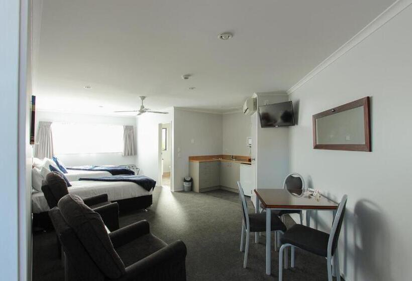 수피리어 스튜디오, Bk's Magnolia Motor Lodge