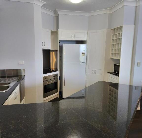 2 Bedrooms Apartment City View, Surfers Hawaiian Holiday Apartments