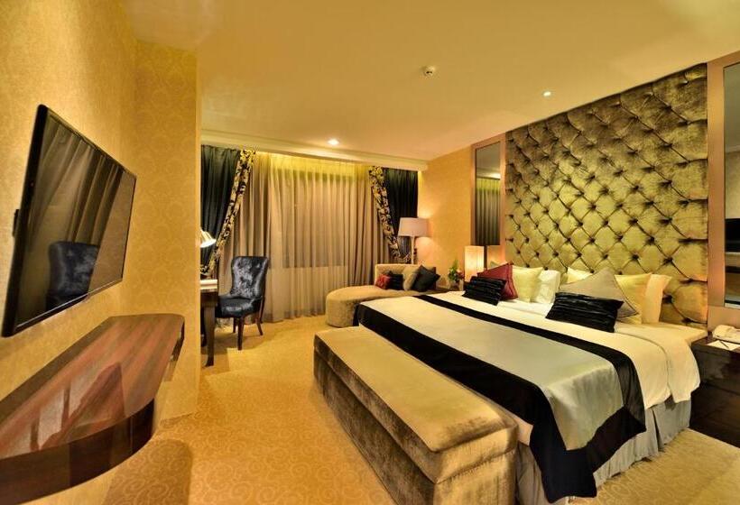 Номер Deluxe Кровать Кинг, Amaroossa Grande Bekasi