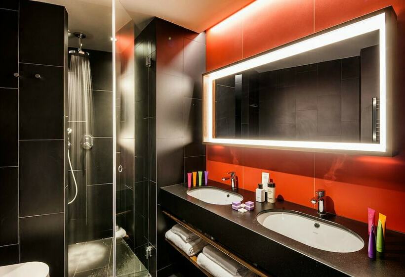 سوییت جونیور, Glam Milano