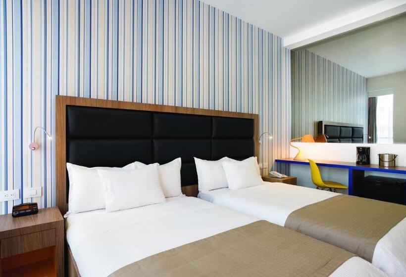 Номер Стандарт с Балконом, Tryp By Wyndham Wtc Mexico