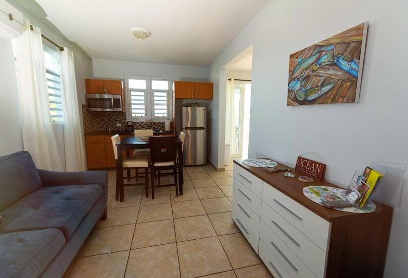 اتاق استاندارد چهار تخته با چشم‌انداز دریا, Island Charm Culebra Studios & Suites   Amazing Water Views From All 3 Apartments Located In Culebra