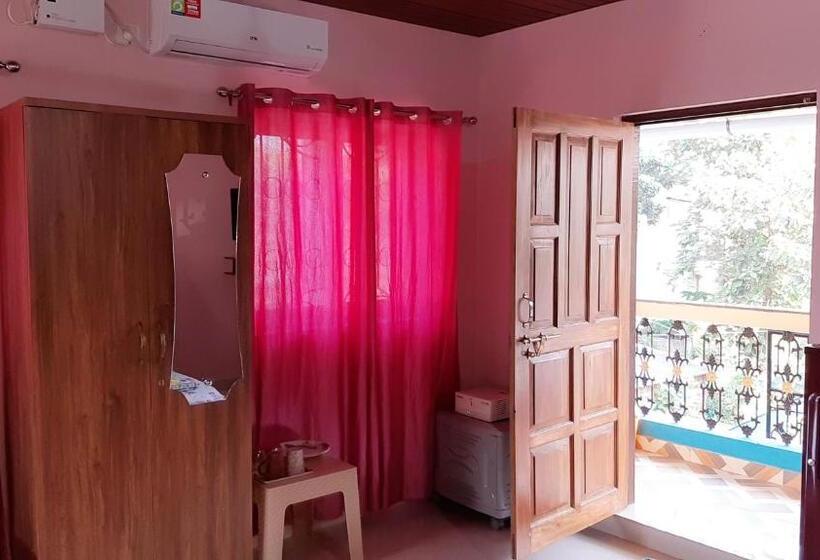 اتاق لوکس با بالکن, Noel Guest House
